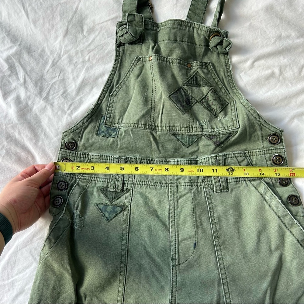 OPEN TO OFFERS Anthropologie Pilcro Green Patch Overalls Size 27 - Picture 6 of 9